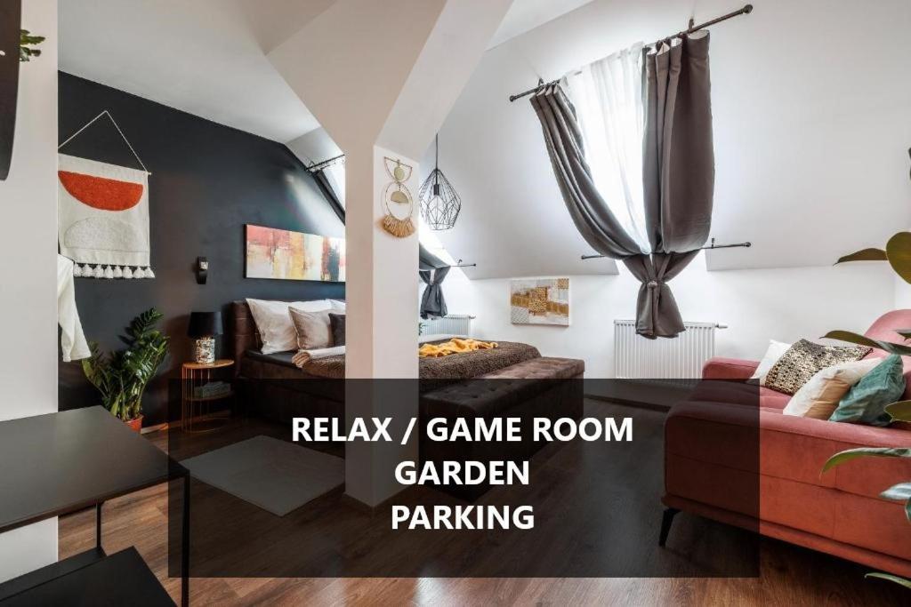 Spacious Flat & Parking Possibility, 3 Stops To Wenceslav Square Πράγα Εξωτερικό φωτογραφία