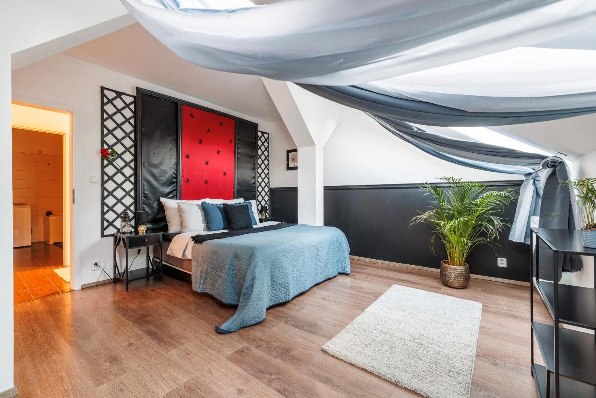 Spacious Flat & Parking Possibility, 3 Stops To Wenceslav Square Πράγα Εξωτερικό φωτογραφία