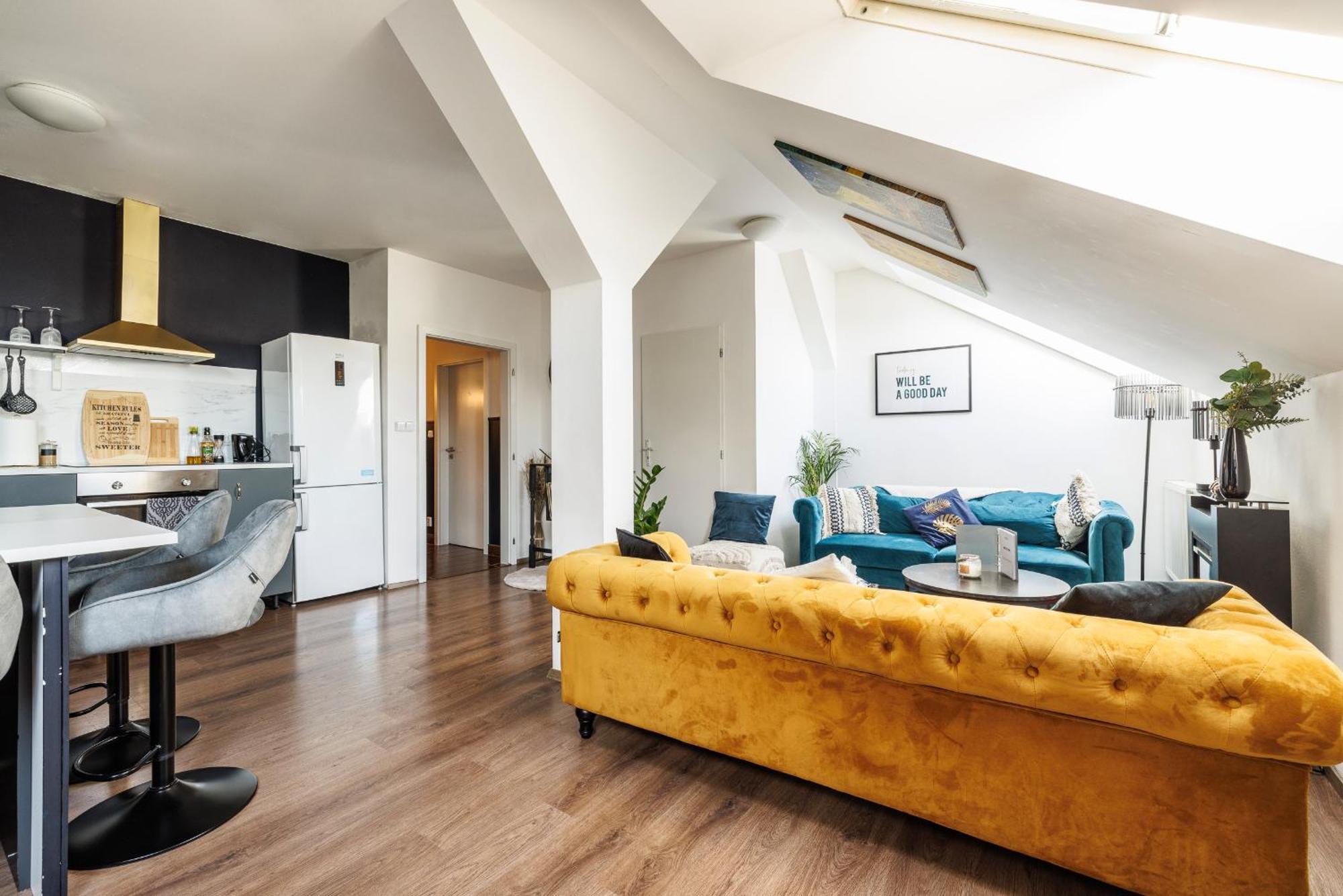 Spacious Flat & Parking Possibility, 3 Stops To Wenceslav Square Πράγα Εξωτερικό φωτογραφία