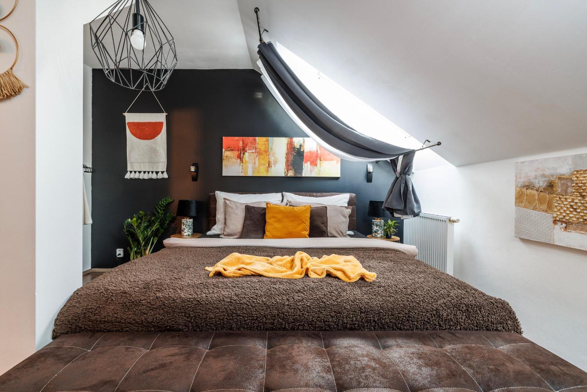 Spacious Flat & Parking Possibility, 3 Stops To Wenceslav Square Πράγα Εξωτερικό φωτογραφία