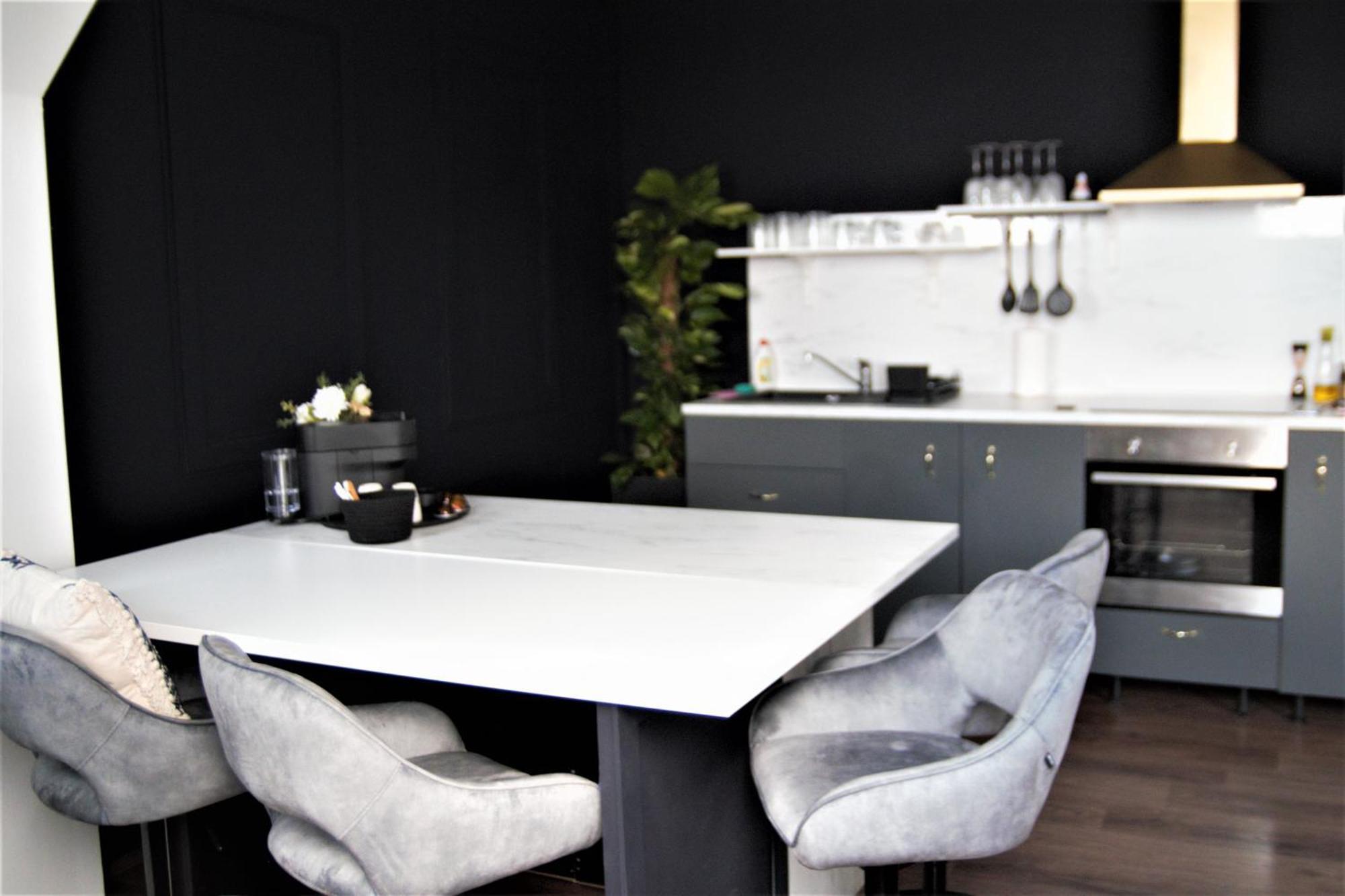 Spacious Flat & Parking Possibility, 3 Stops To Wenceslav Square Πράγα Εξωτερικό φωτογραφία